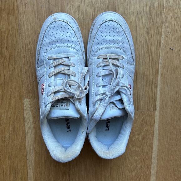 White Levi's Shoes Size 10 - Picture 1 of 14